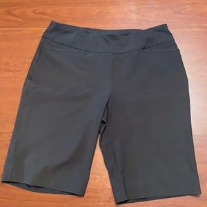 Tail Black Golf Bermuda Short